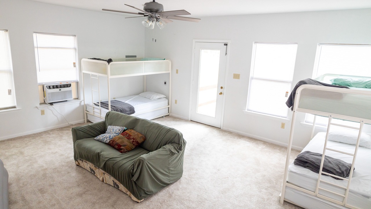 Photo of Bedroom in Pointblank