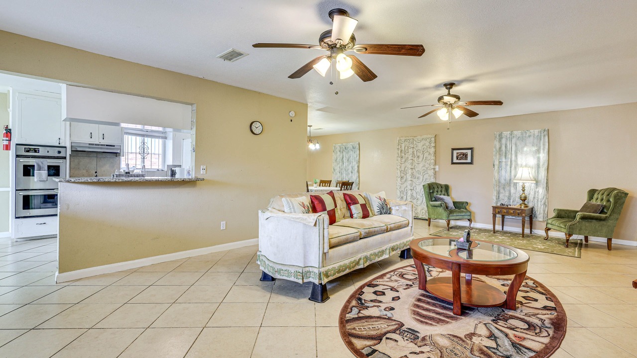 Photo of Livingroom in Central Southwest