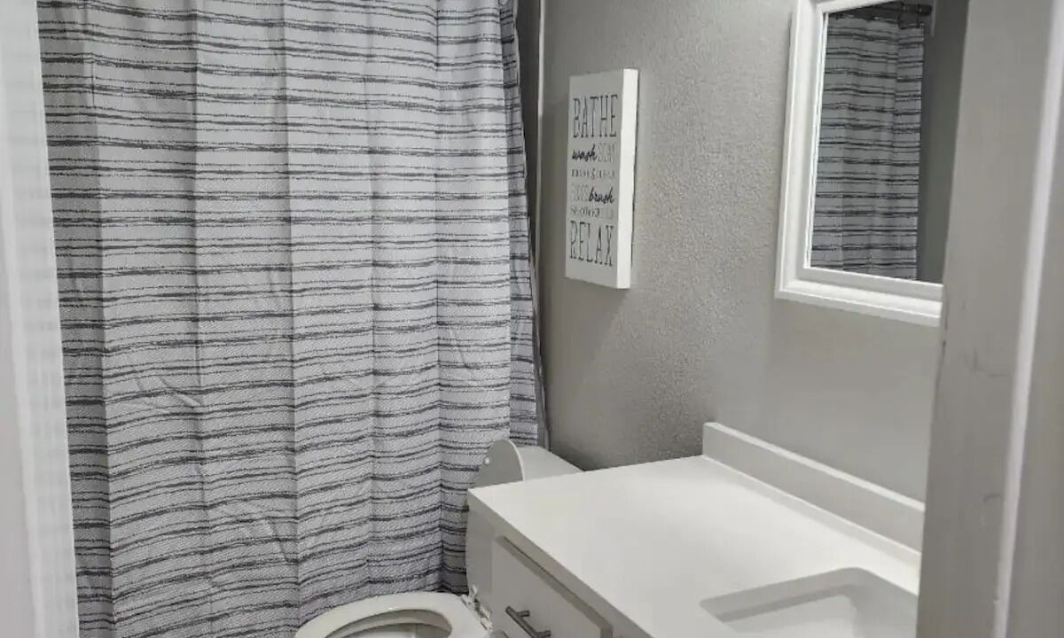 Photo of Bathroom in Leonard