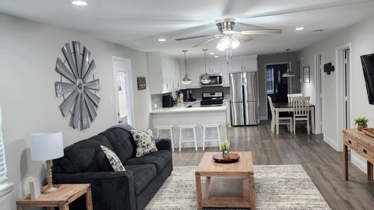 Photo of Livingroom in Leonard