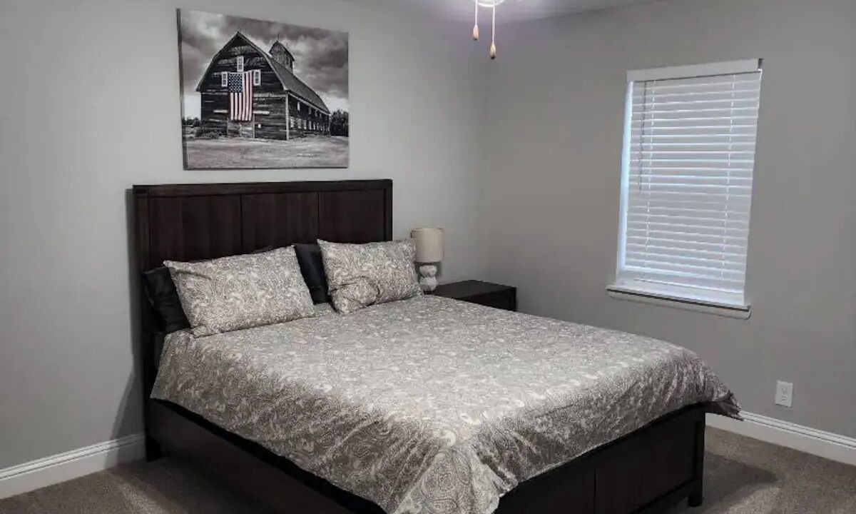 Photo of Bedroom in Leonard