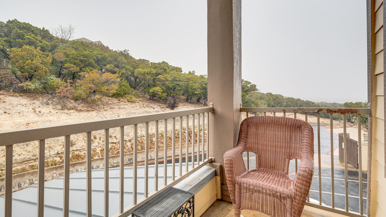Photo of Patio Balcony in Jonestown