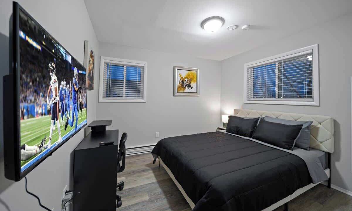 Photo of Bedroom in Hazel Park
