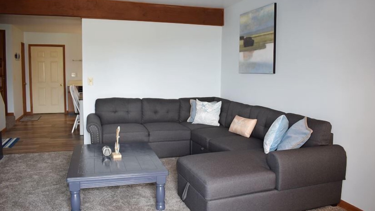 Photo of Livingroom in Deep Hole