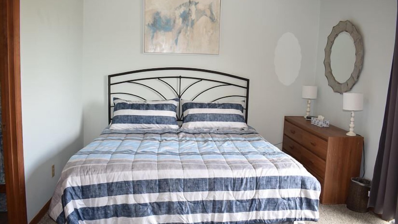 Photo of Bedroom in Deep Hole