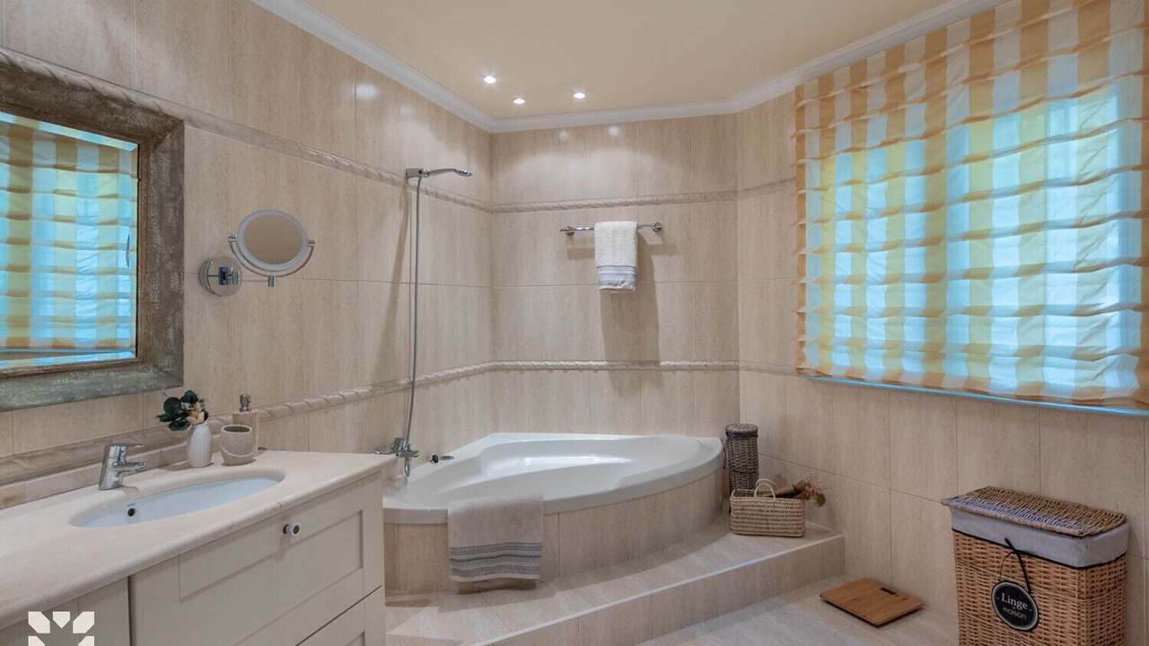 Photo of Bathroom in Benimeit