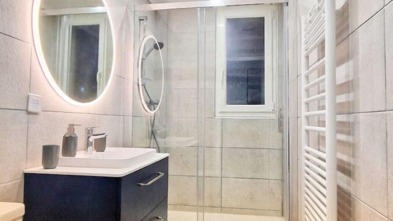 Photo of Bathroom in Lamorlaye