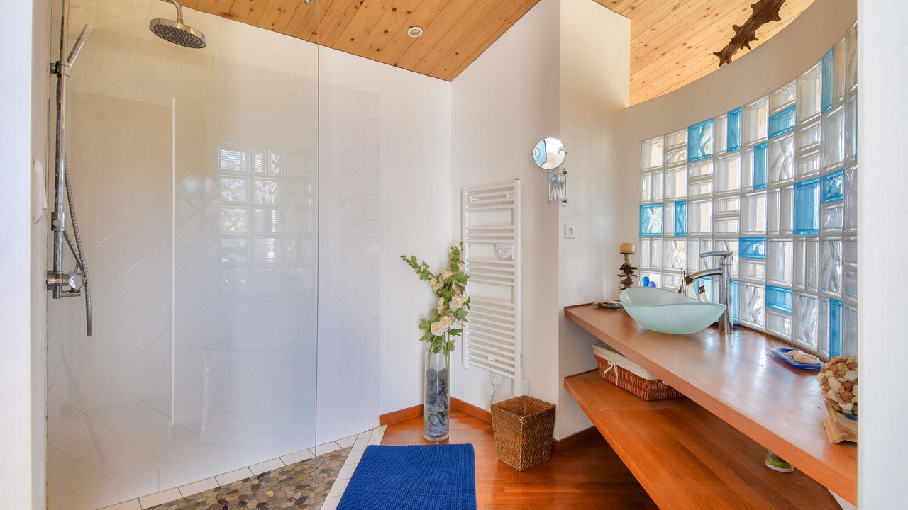 Photo of Bathroom in Barbatre