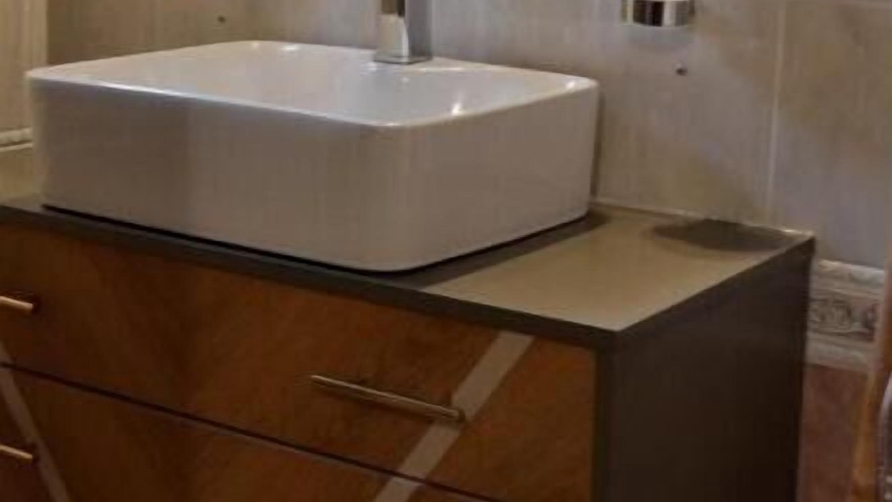 Photo of Bathroom in Curvalle