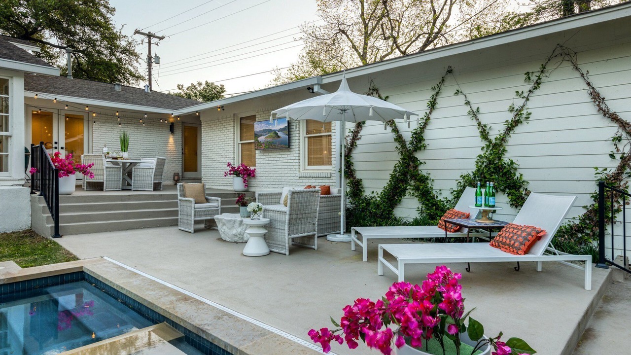 Photo of Outdoor in Highland Park West
