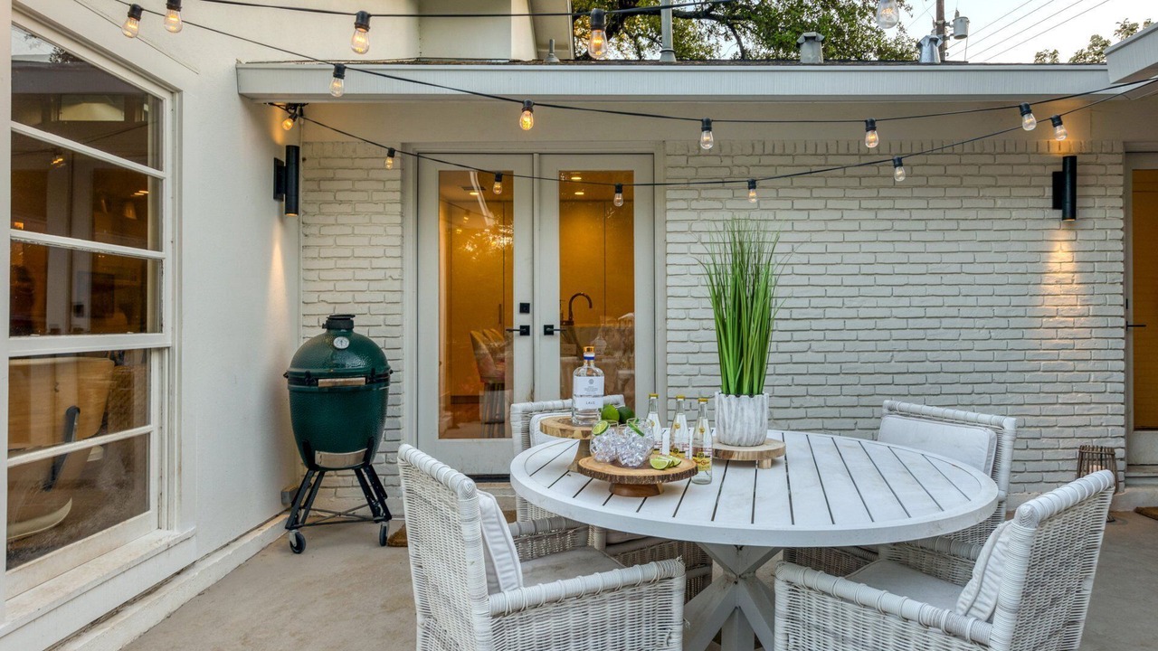 Photo of Outdoor in Highland Park West