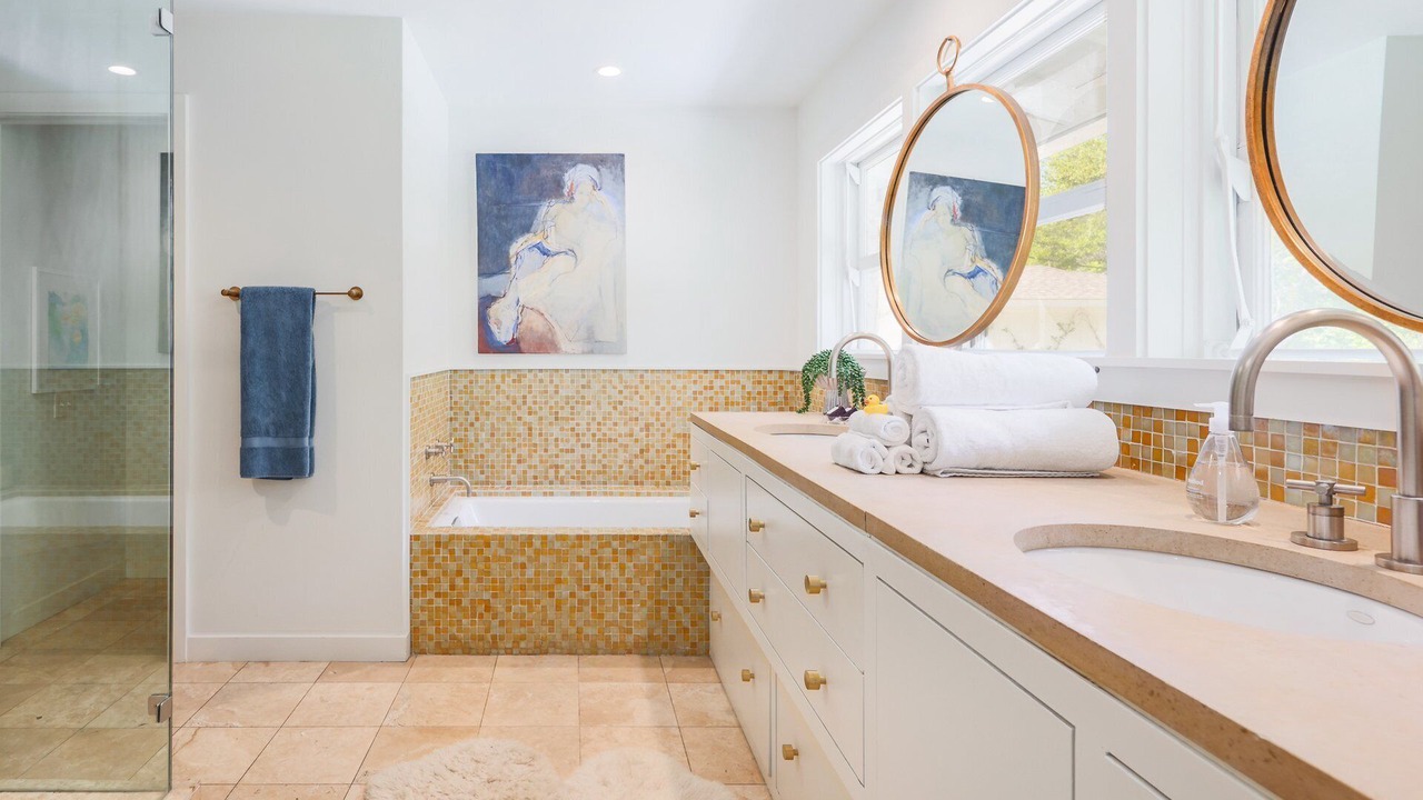Photo of Bathroom in Highland Park West
