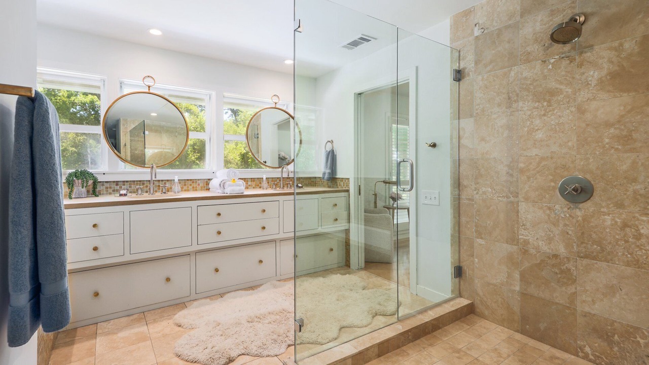 Photo of Bathroom in Highland Park West