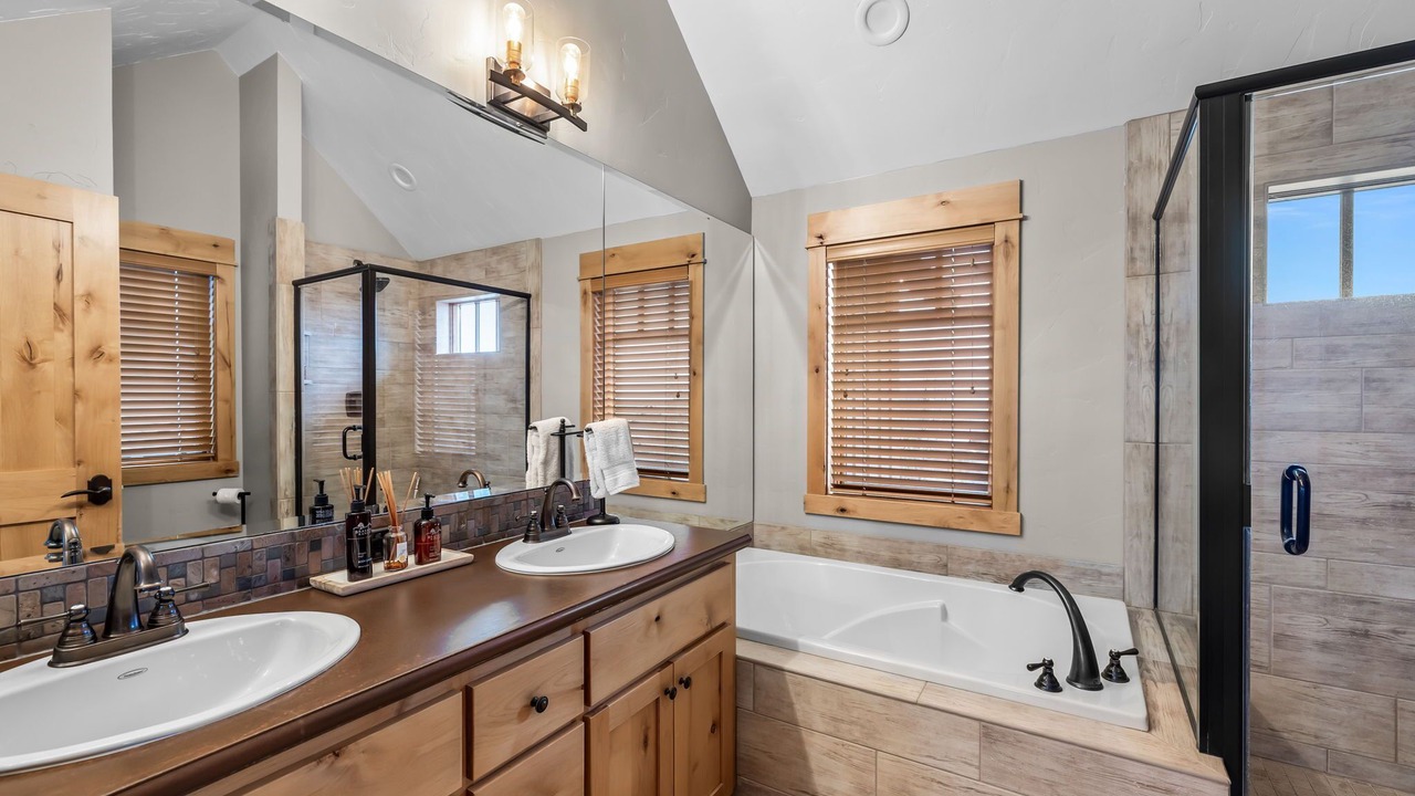 Photo of Bathroom in Powell Butte