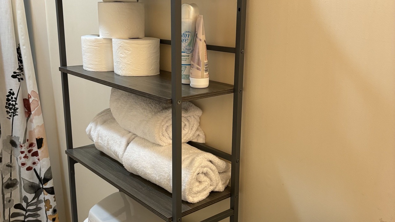 Photo of Bathroom in Amelia Court House