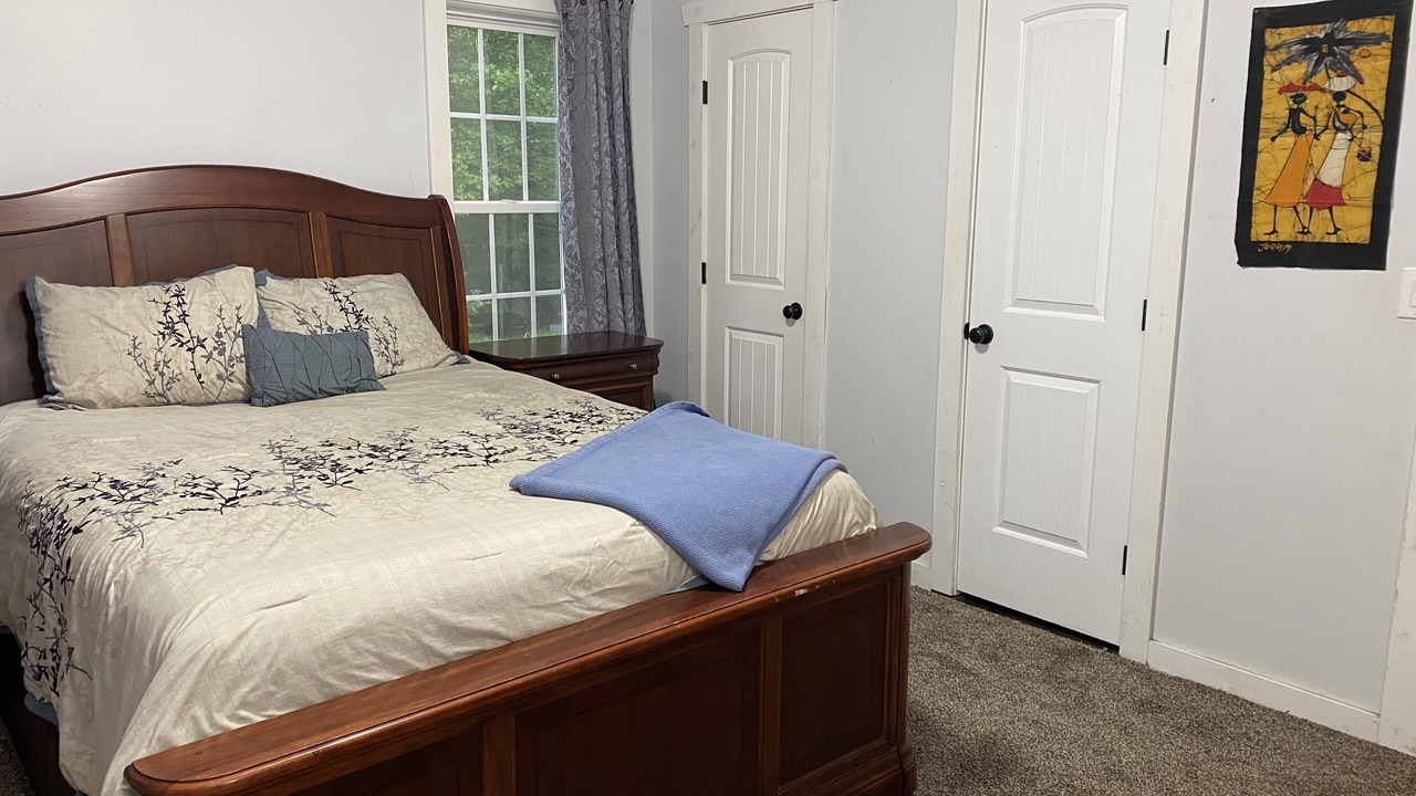 Photo of Bedroom in Amelia Court House