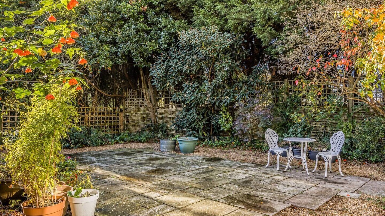 Photo of Patio Balcony in Funtington