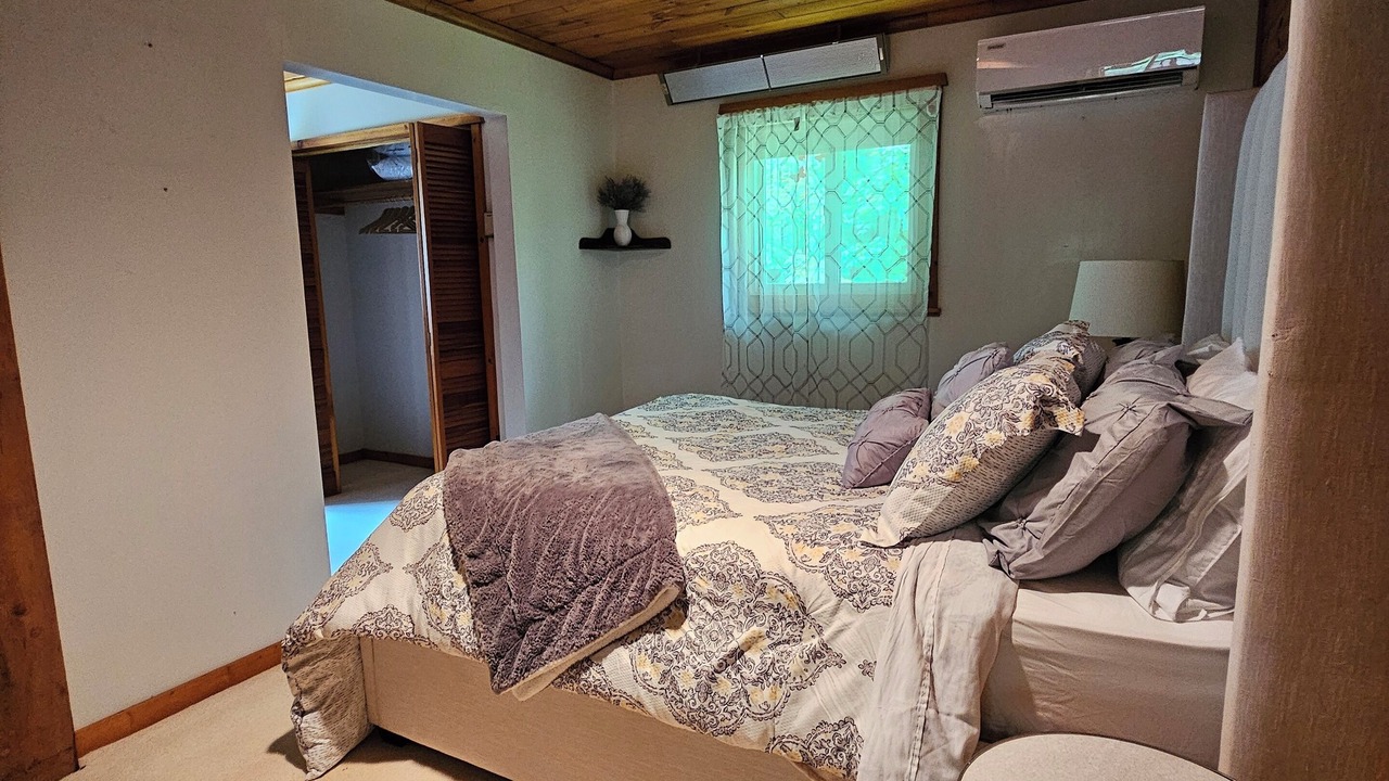 Photo of Bedroom in Russell