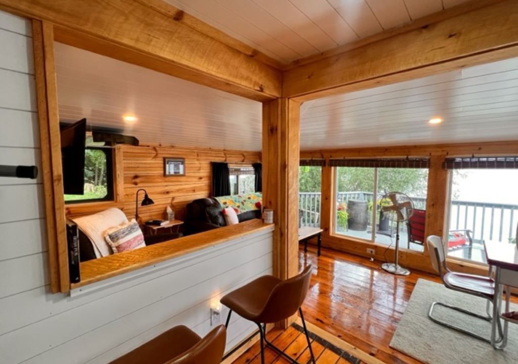 Photo of Livingroom in Brier Hill