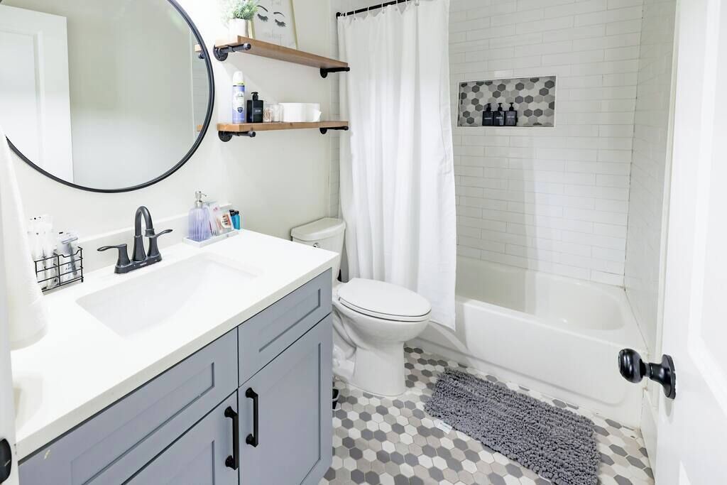 Photo of Bathroom in Onion Creek Meadows
