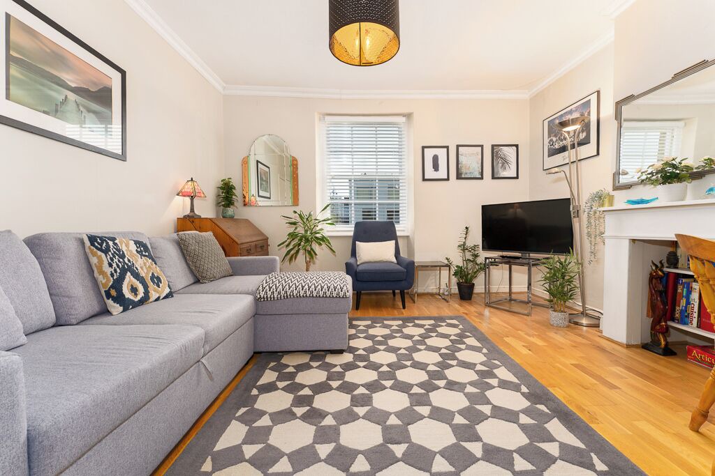 Photo of Livingroom in Cantelowes