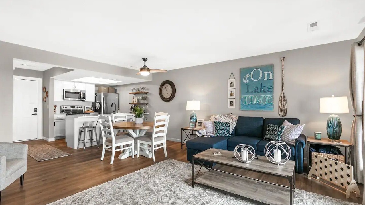 Photo of Livingroom in Kimberling City