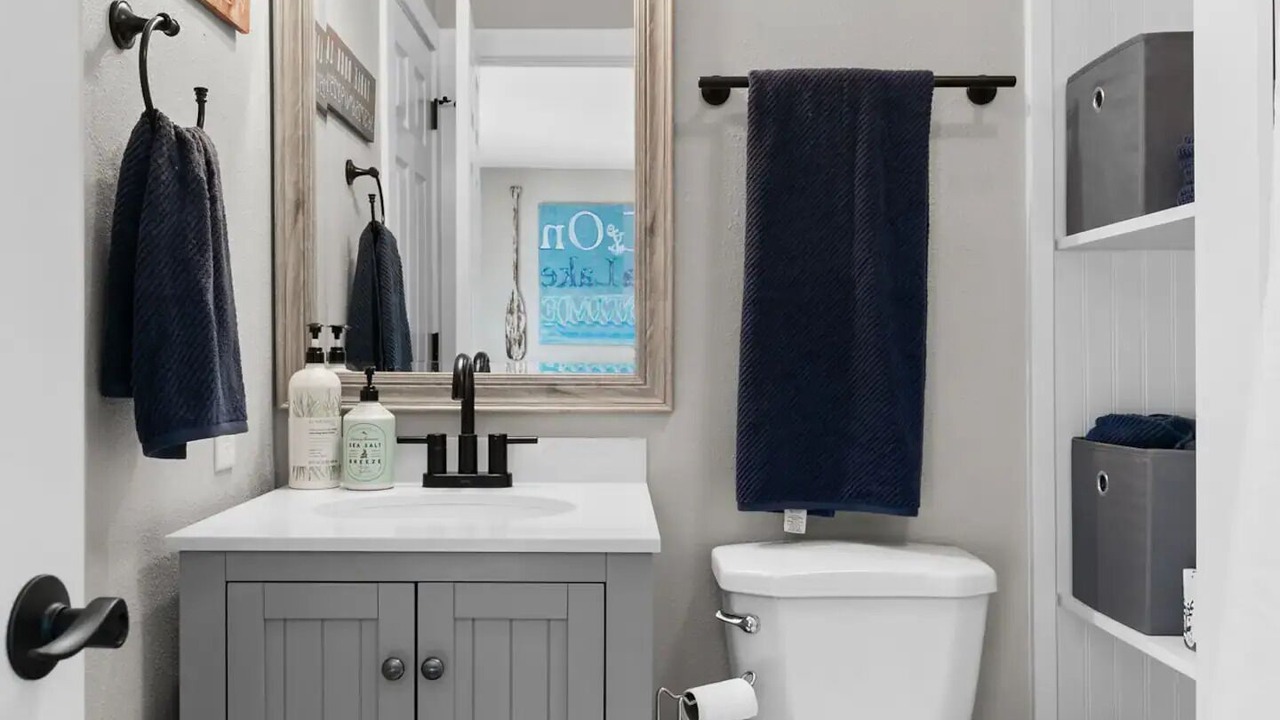 Photo of Bathroom in Kimberling City