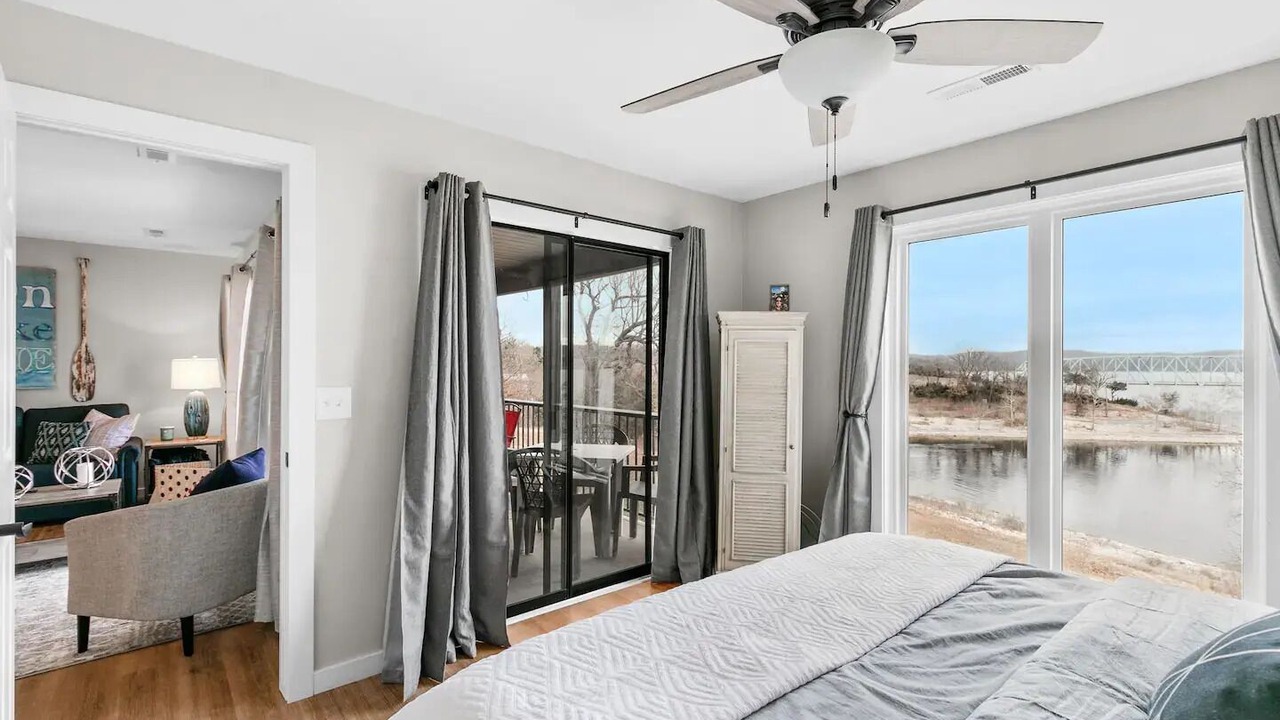 Photo of Bedroom in Kimberling City