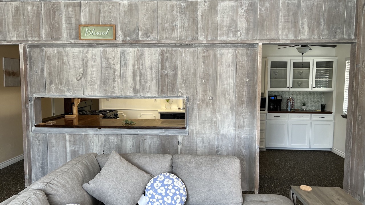 Photo of Livingroom in Exeter