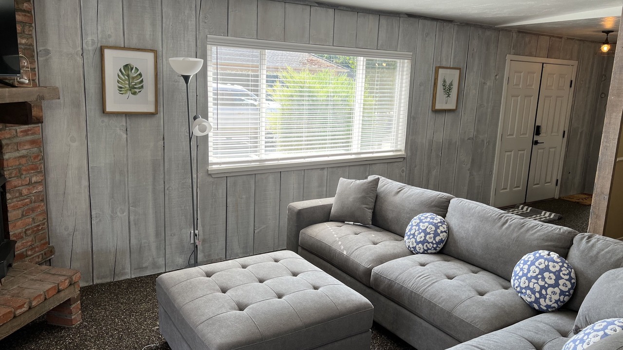 Photo of Livingroom in Exeter