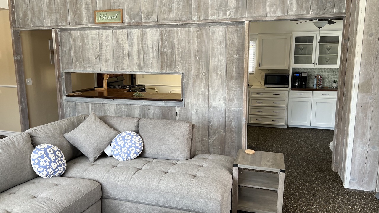 Photo of Livingroom in Exeter