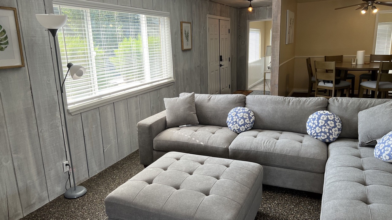 Photo of Livingroom in Exeter