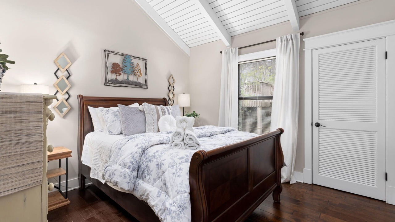 Photo of Others in Big Canoe