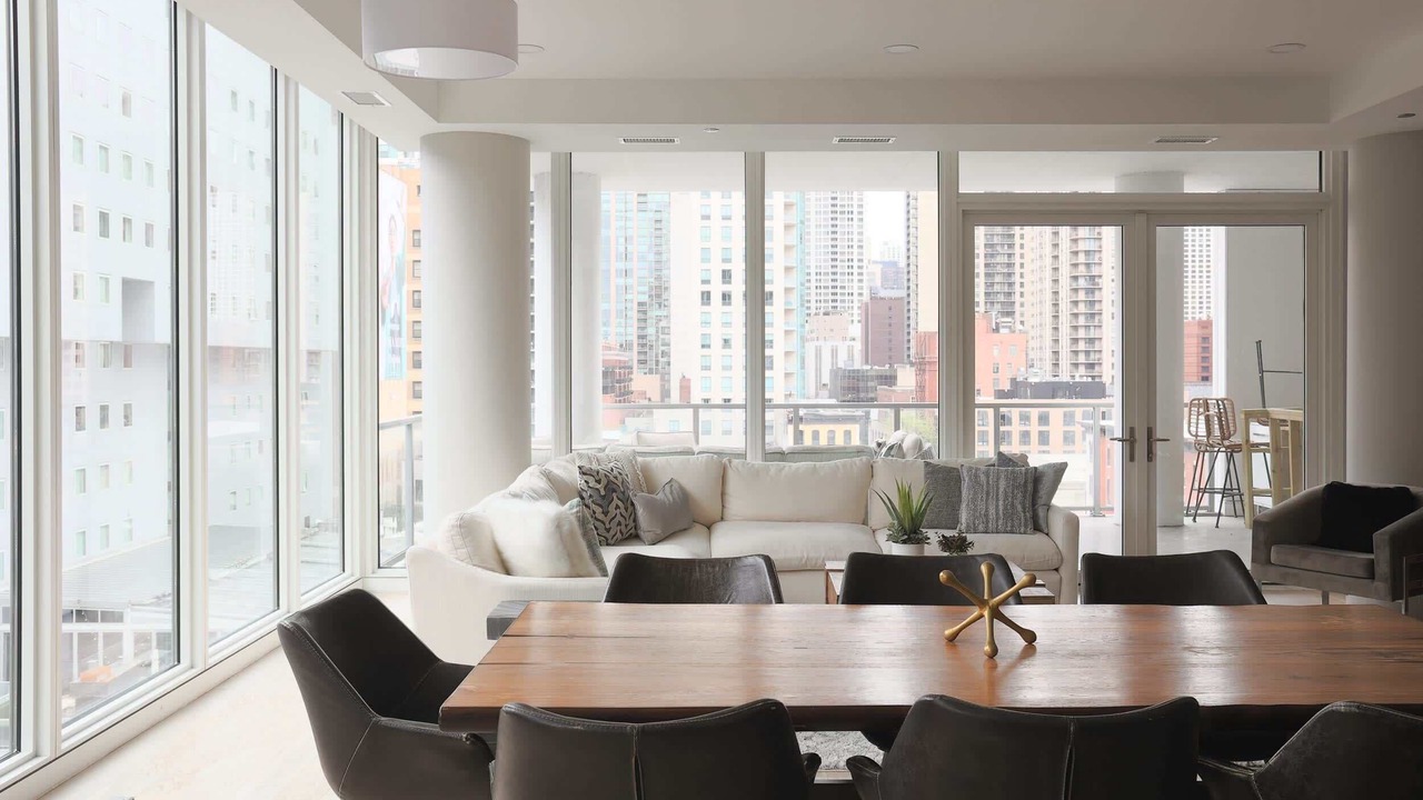 Photo of Livingroom in Near North Side