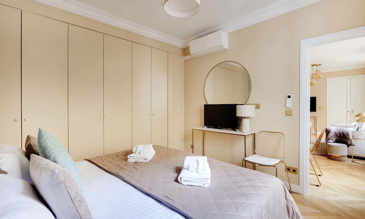 Photo of Bedroom in Madeleine