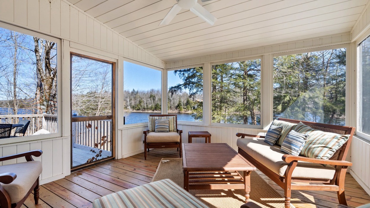 Photo of Livingroom in Becket