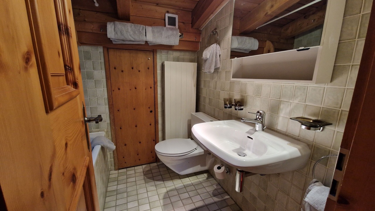 Photo of Bathroom in Silvaplana
