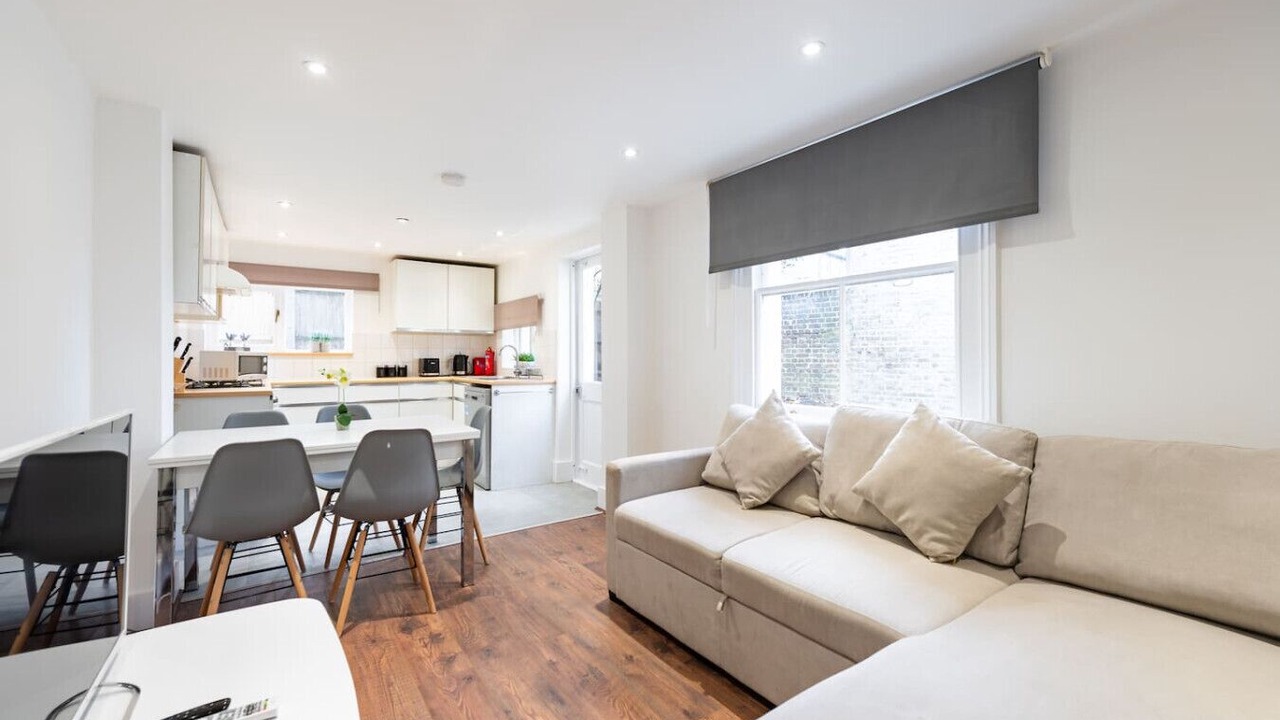 Photo of Livingroom in Wimbledon