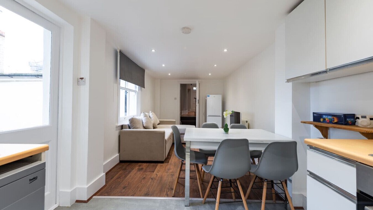 Photo of Others in Wimbledon