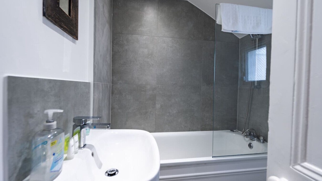 Photo of Bathroom in Wimbledon