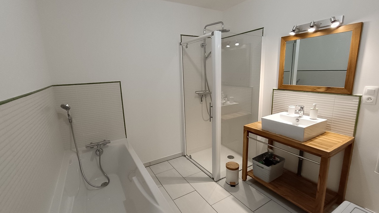 Photo of Bathroom in Limoux