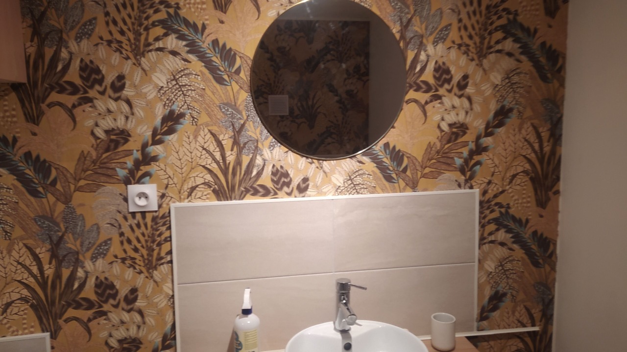 Photo of Bathroom in Maron