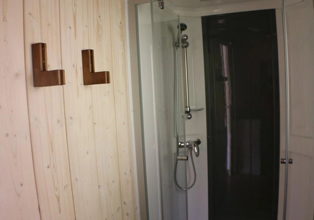 Photo of Bathroom in Saint-Constant-Fournoules