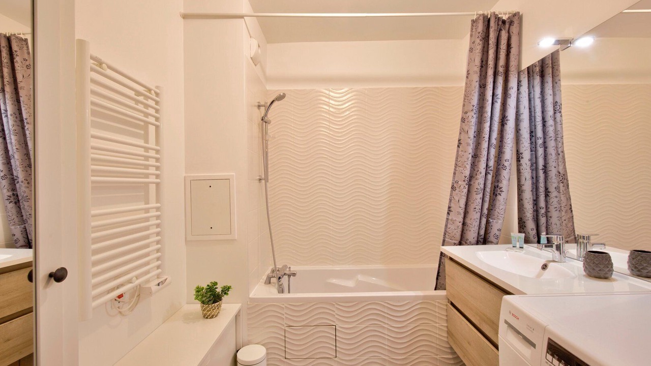 Photo of Bathroom in Cachan