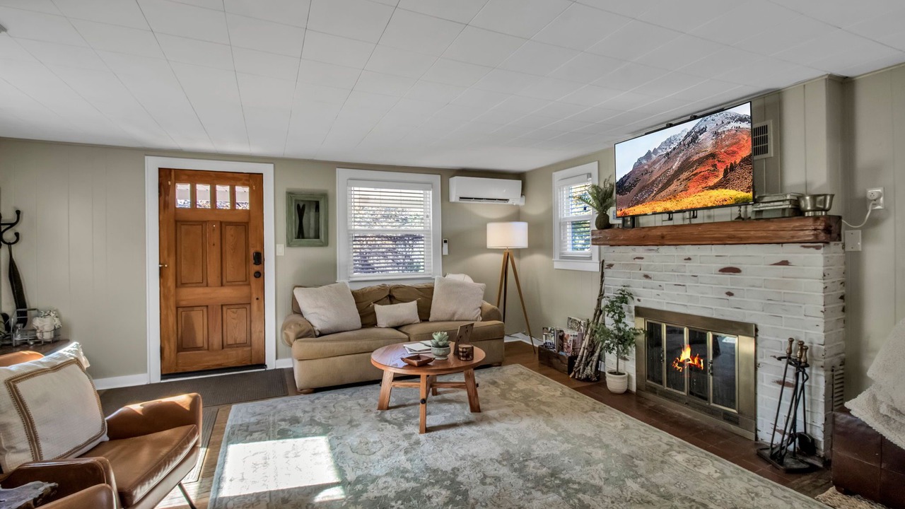 Photo of Livingroom in Ellicottville