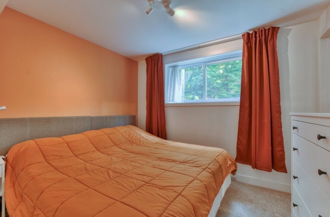 Photo of Bedroom in Mille-Isles