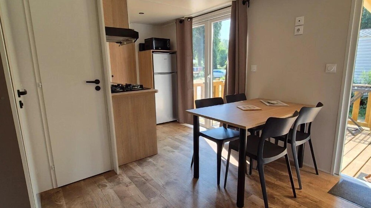 Photo of Others in Le Change