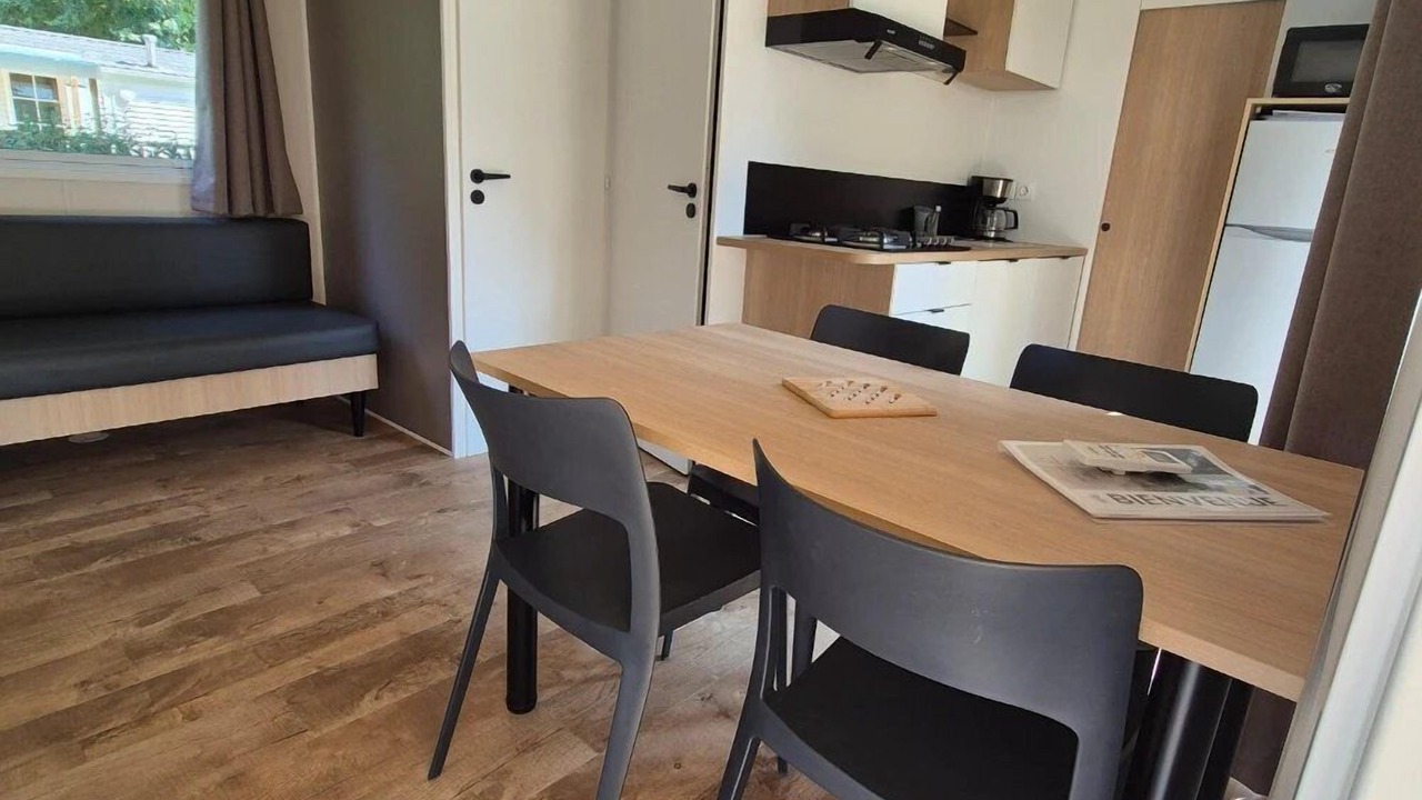 Photo of Others in Le Change