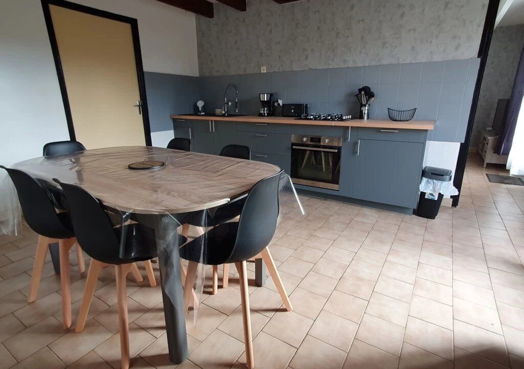 Photo of Others in Le Change