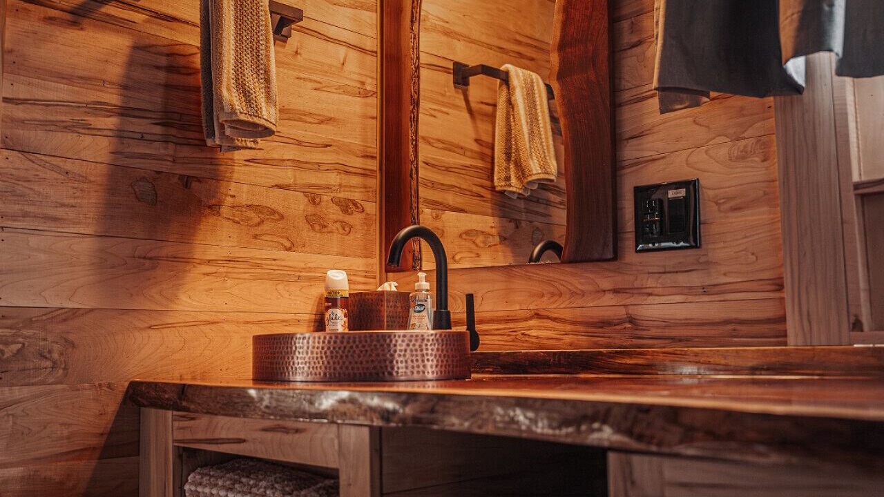 Photo of Bathroom in Mouth of Wilson